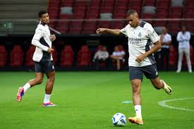 库明加休战穆迪又活了！近两场19中11砍30分！网友：小库别回来了.